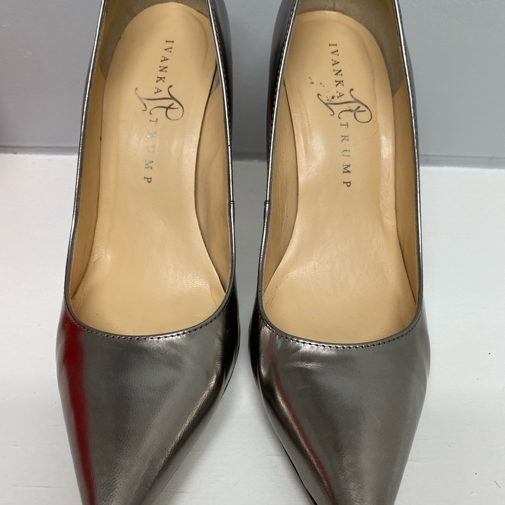 Silver heels - Picture 2 of 8